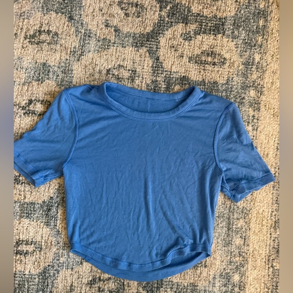 lululemon athletica Tops - Lululemon Hold Tight Cropped T-Shirt Blue Nile Size 2-4 Pristine Condition